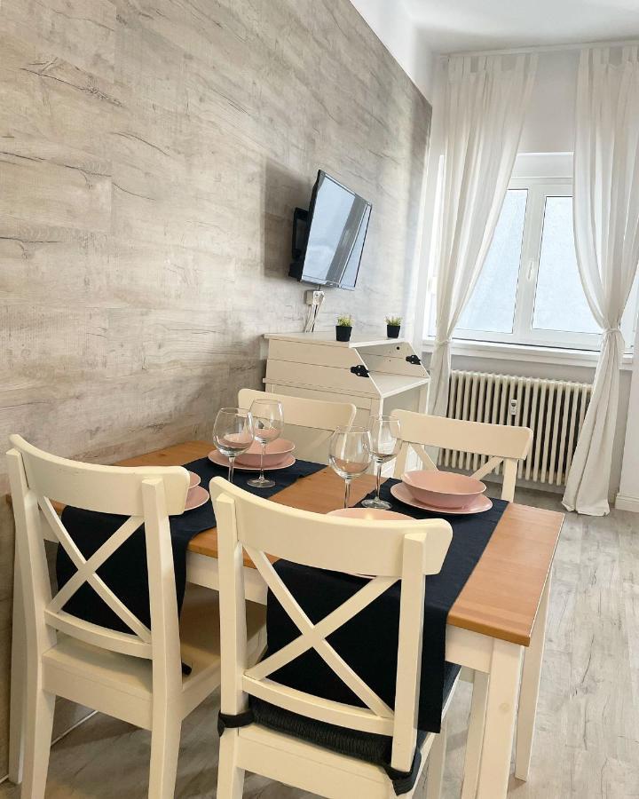 White Apartment Bukarest Eksteriør billede